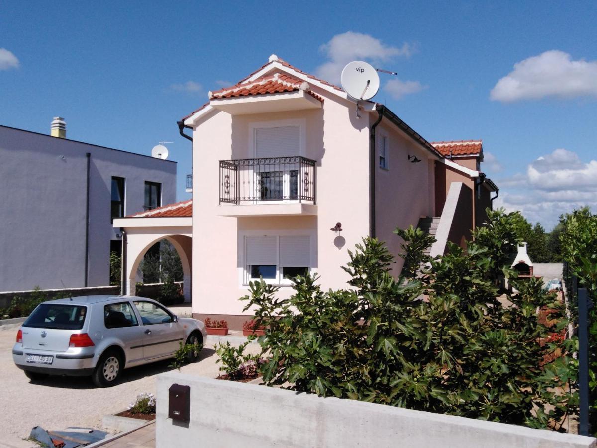 Apartment Ninic Srima Buitenkant foto