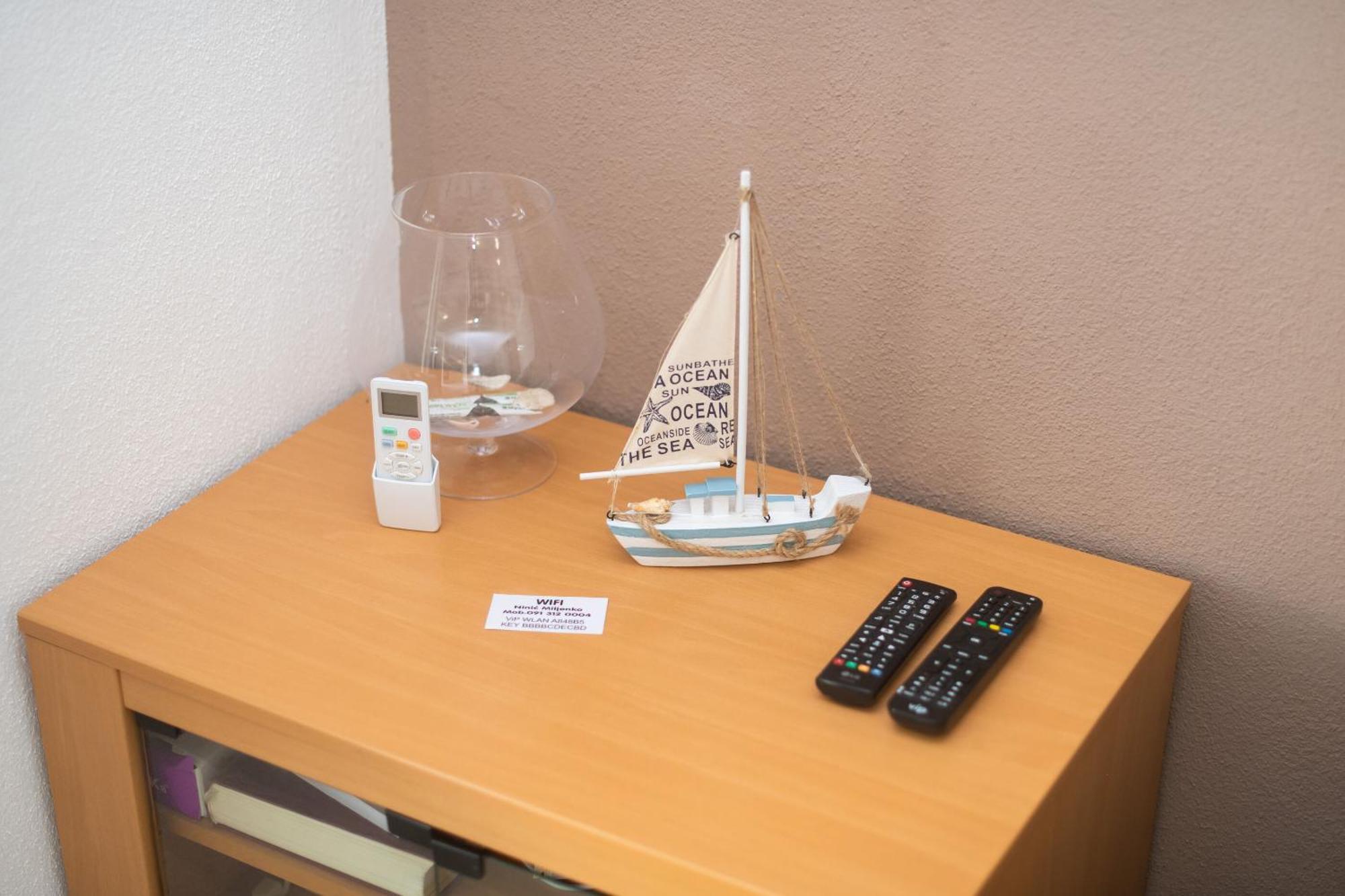 Apartment Ninic Srima Buitenkant foto