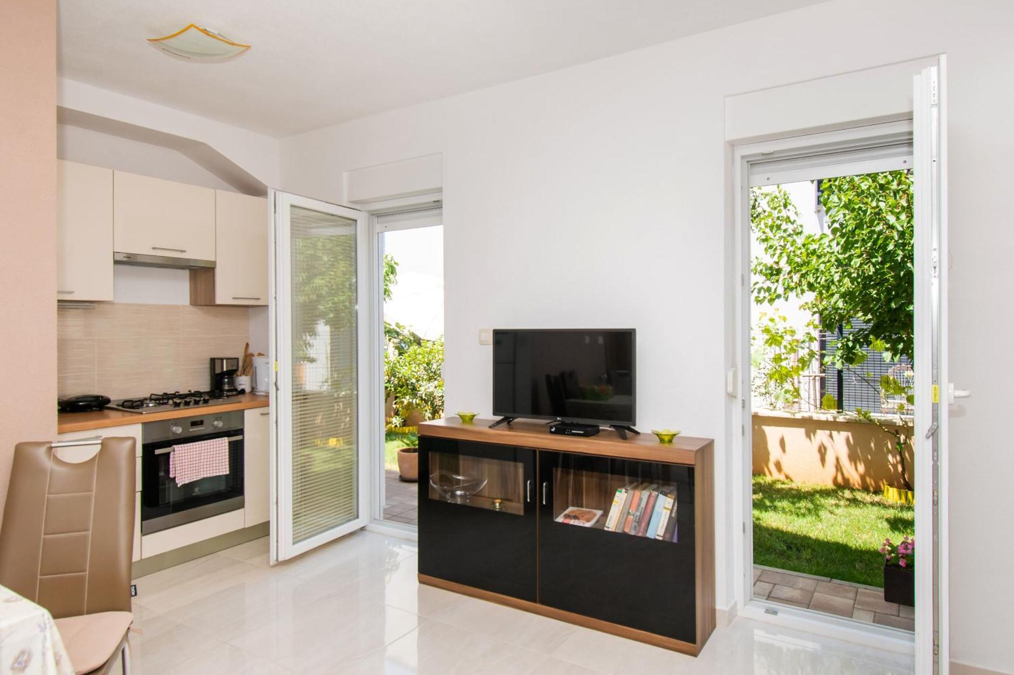 Apartment Ninic Srima Buitenkant foto