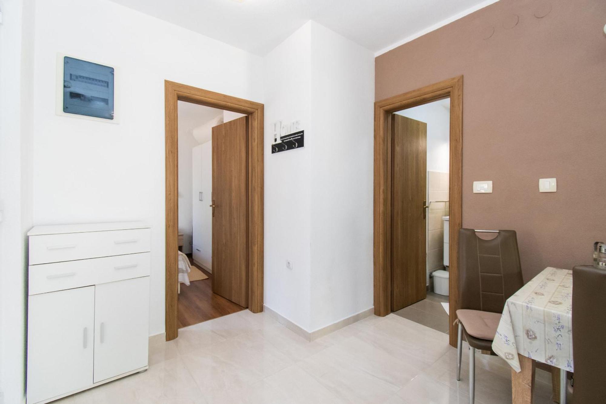 Apartment Ninic Srima Buitenkant foto
