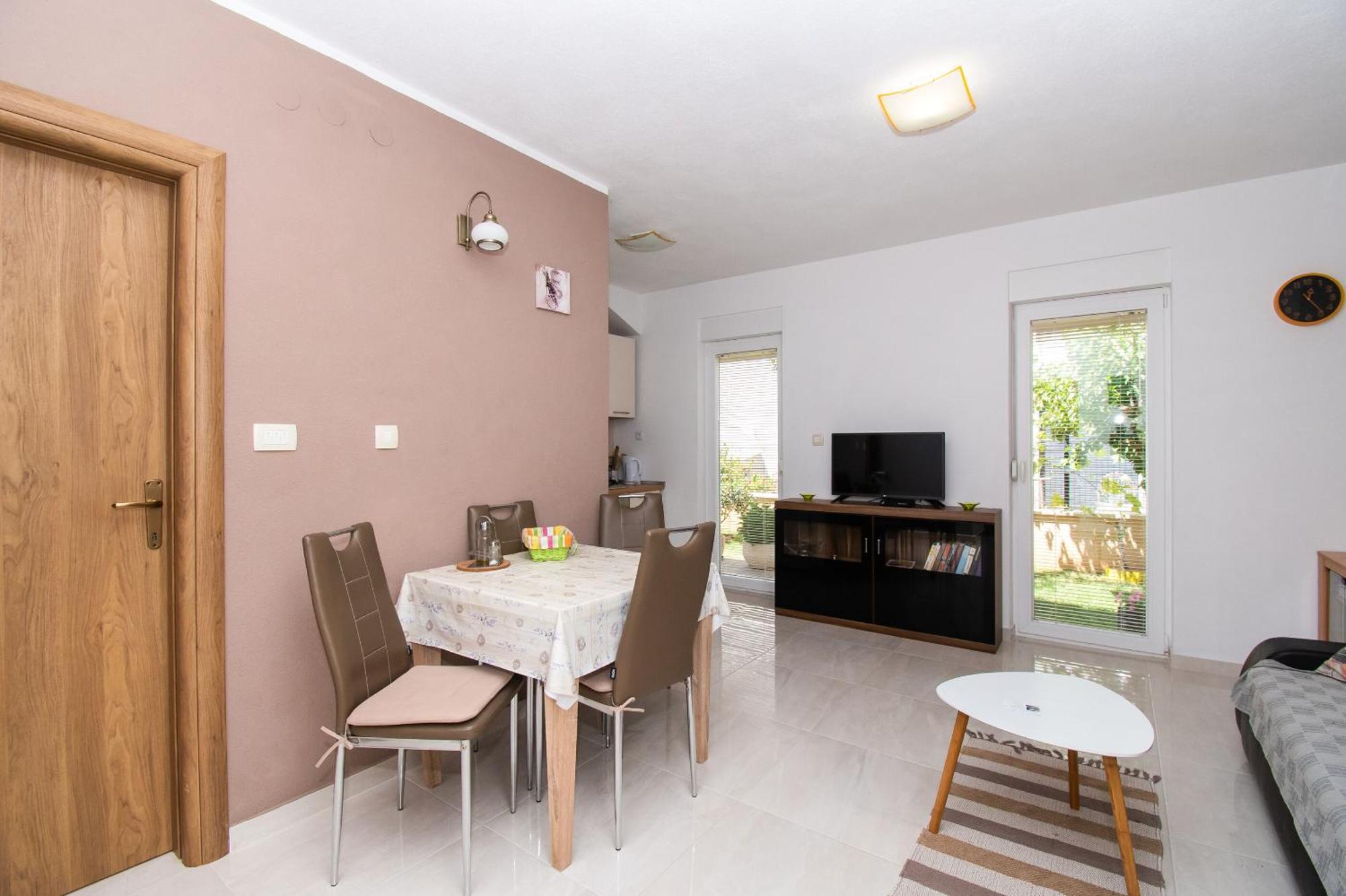 Apartment Ninic Srima Buitenkant foto