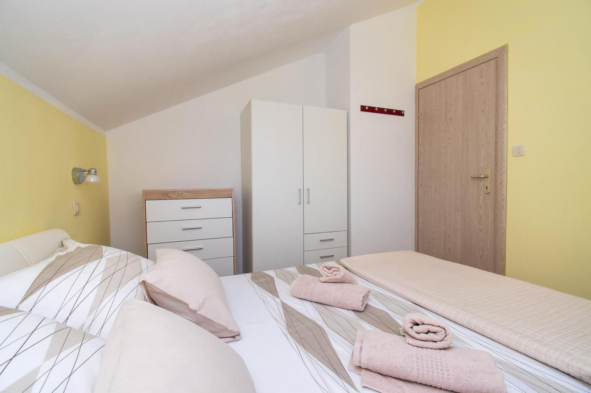 Apartment Ninic Srima Buitenkant foto
