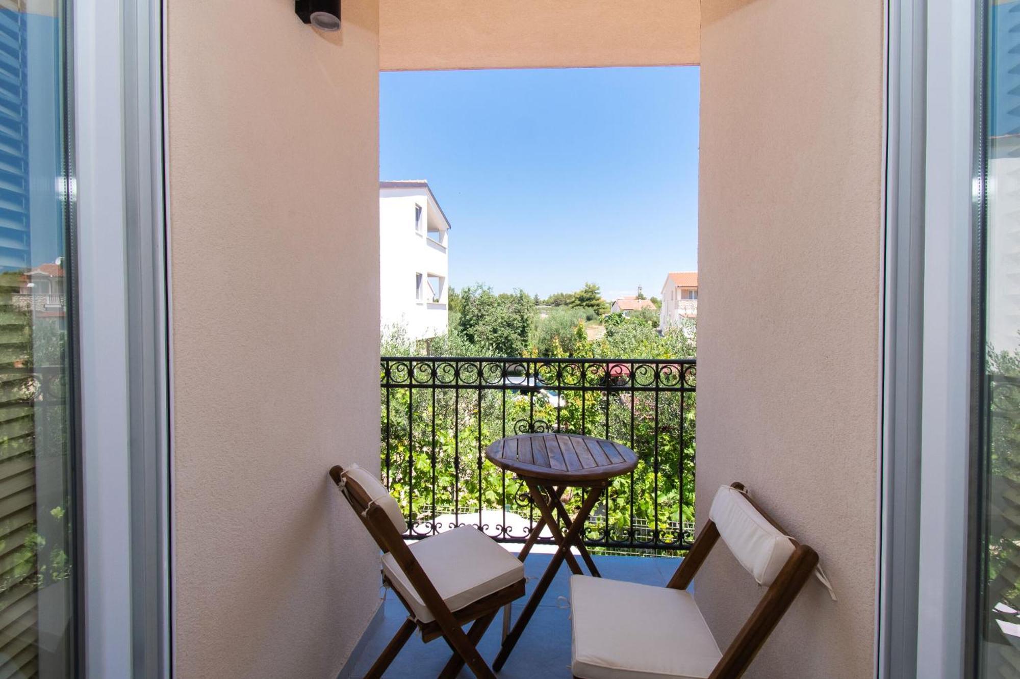 Apartment Ninic Srima Buitenkant foto