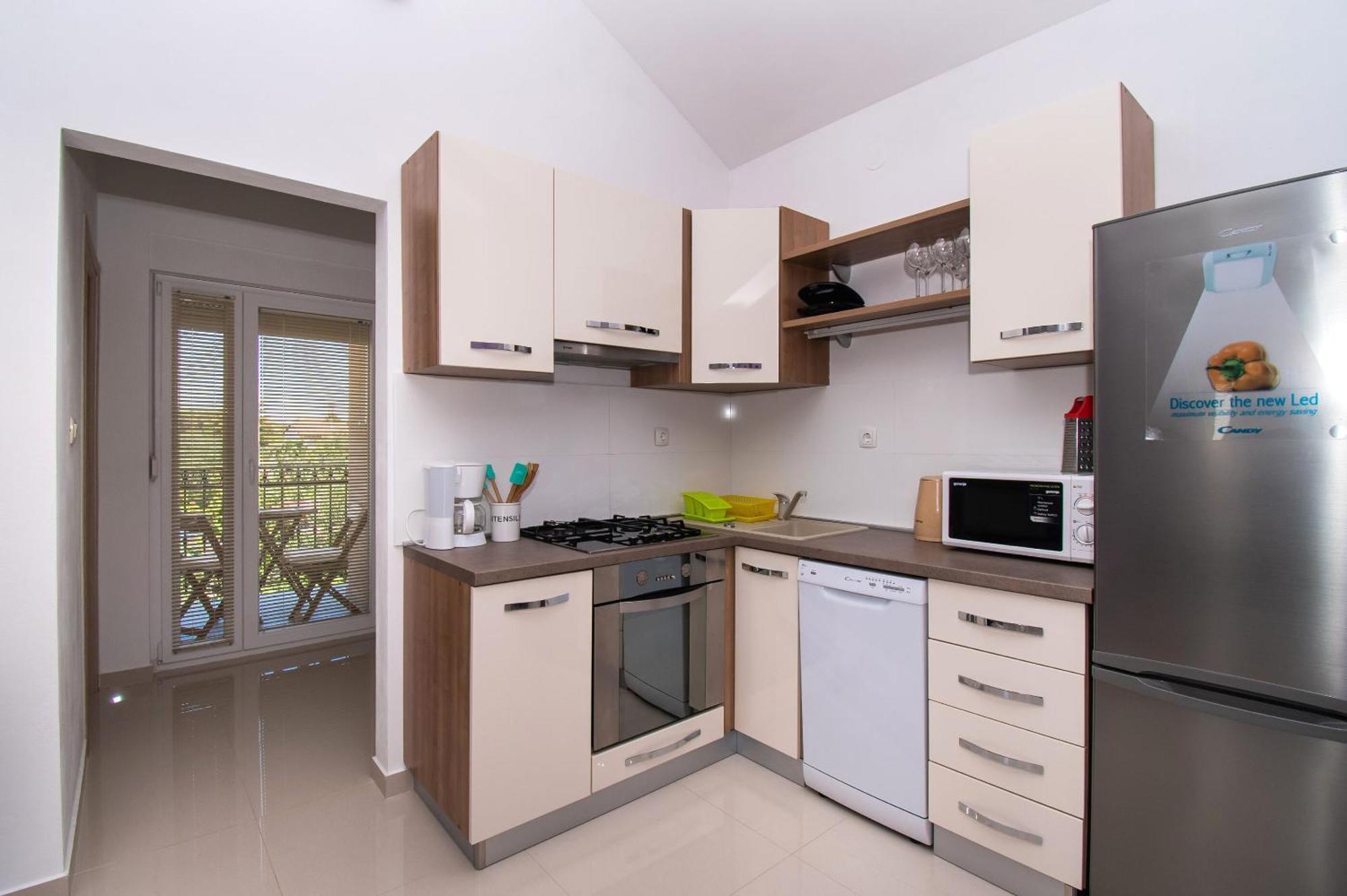 Apartment Ninic Srima Buitenkant foto